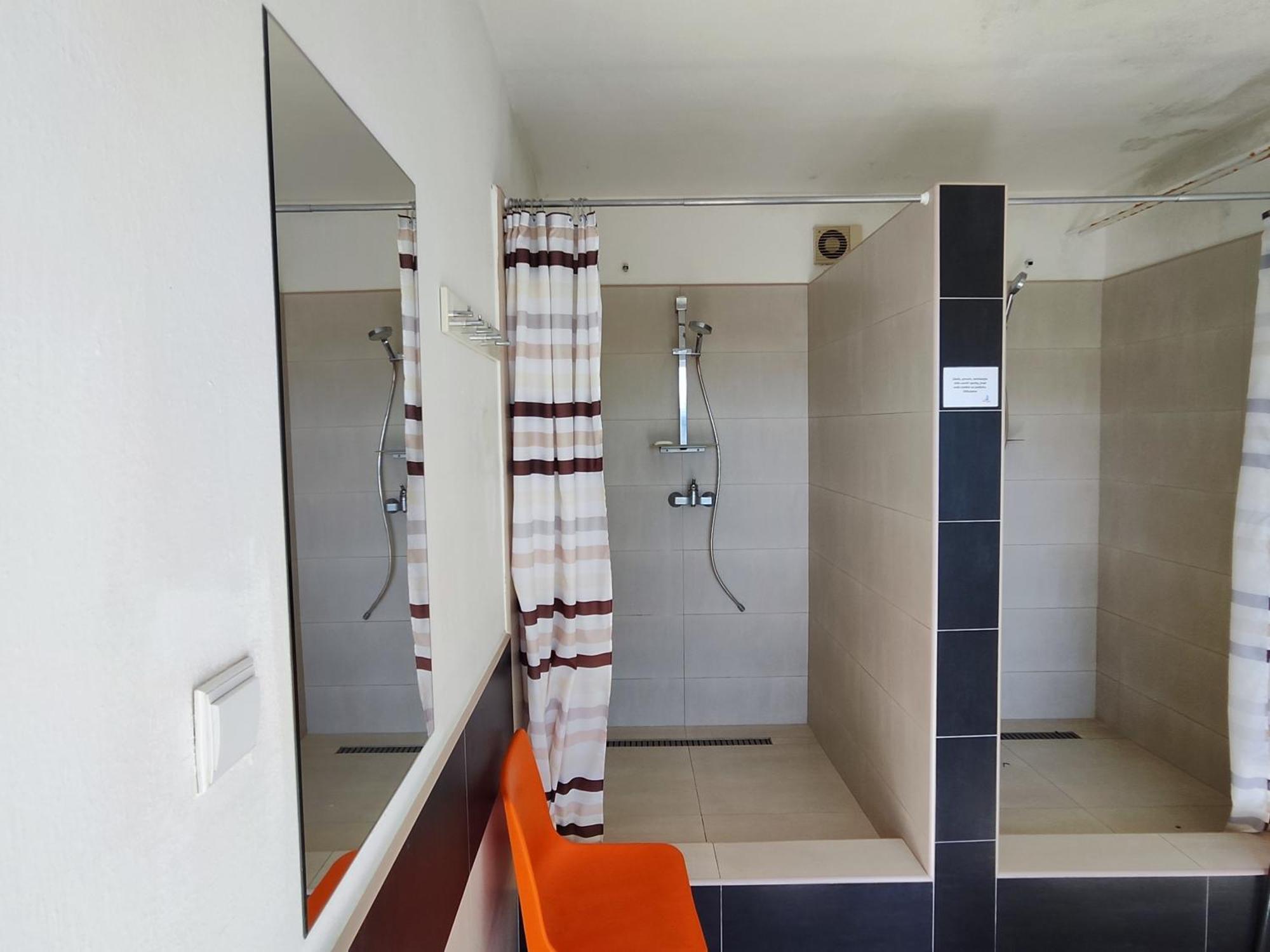 Yacht Club Bezdrev Hotel Hluboka nad Vltavou Ngoại thất bức ảnh
