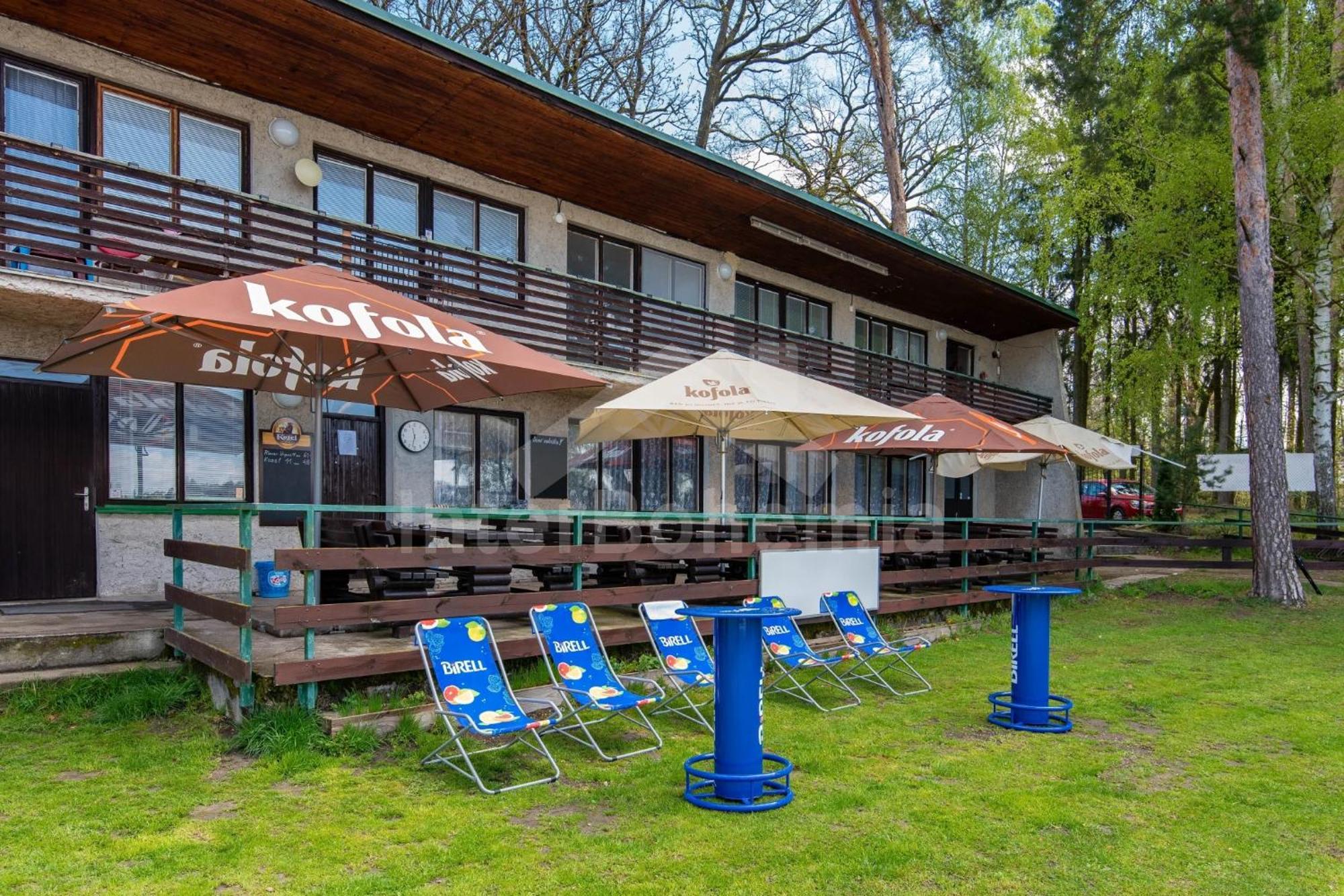 Yacht Club Bezdrev Hotel Hluboka nad Vltavou Ngoại thất bức ảnh