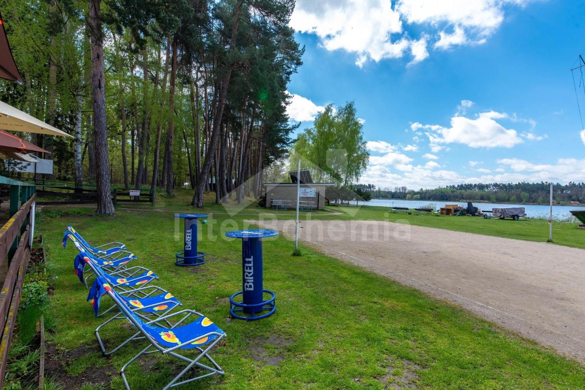 Yacht Club Bezdrev Hotel Hluboka nad Vltavou Ngoại thất bức ảnh